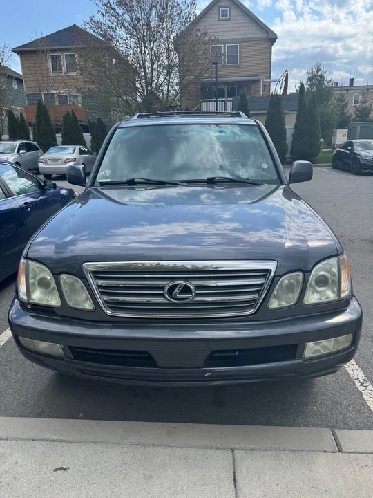 2004 Lexus LX 2nd Gen - Image 13 of 13
