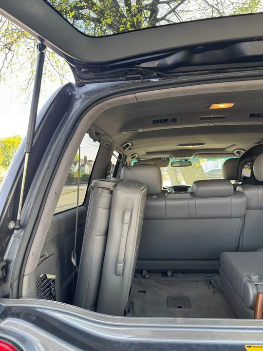 2004 Lexus LX 2nd Gen - Image 7 of 13