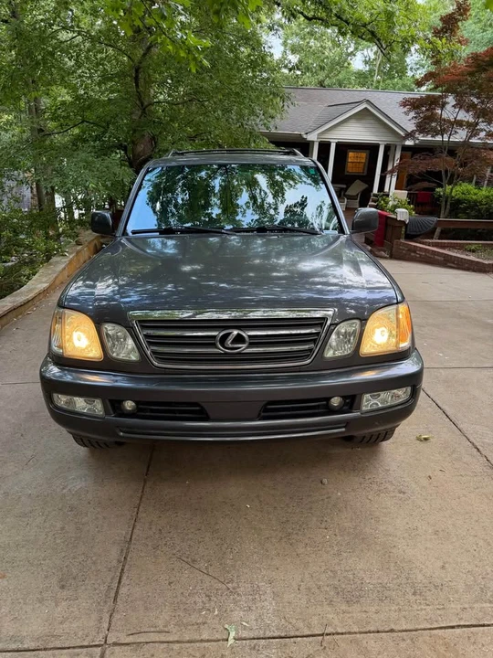 2004 Lexus LX 2nd Gen - Image 2 of 12