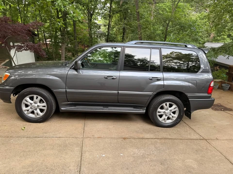 2004 Lexus LX 2nd Gen - Image 3 of 12