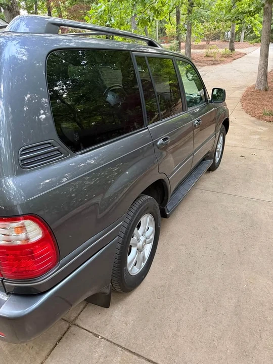 2004 Lexus LX 2nd Gen - Image 4 of 12