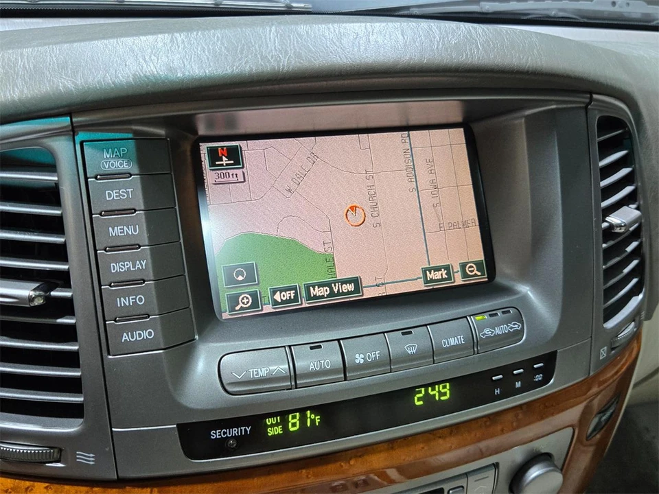 2004 Lexus LX 2nd Gen - Image 14 of 31