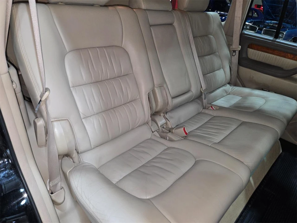 2004 Lexus LX 2nd Gen - Image 10 of 31