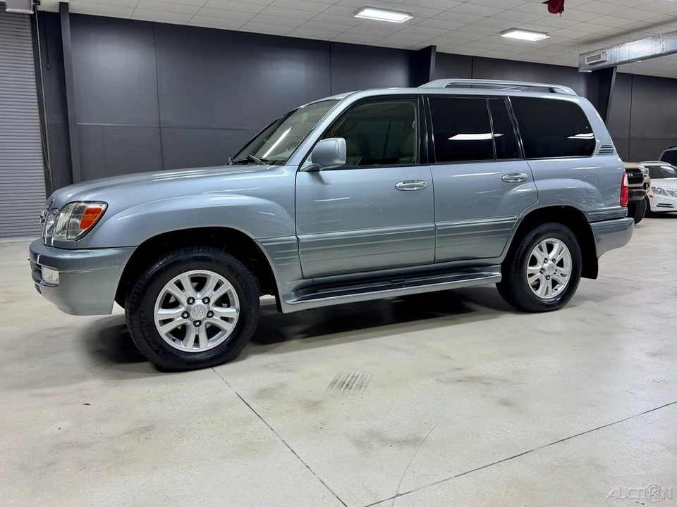 2004 Lexus LX 2nd Gen - Image 8 of 12