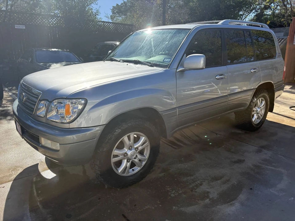 2004 Lexus LX 2nd Gen - Image 8 of 21