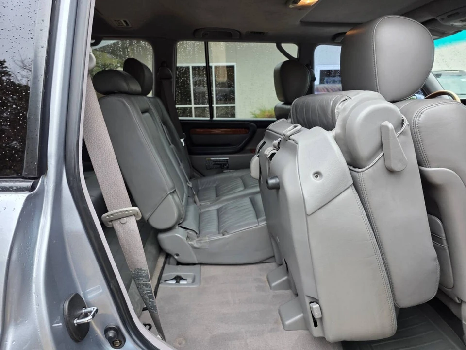 2004 Lexus LX 2nd Gen - Image 20 of 21