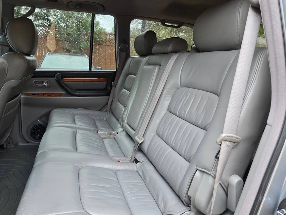 2004 Lexus LX 2nd Gen - Image 14 of 21
