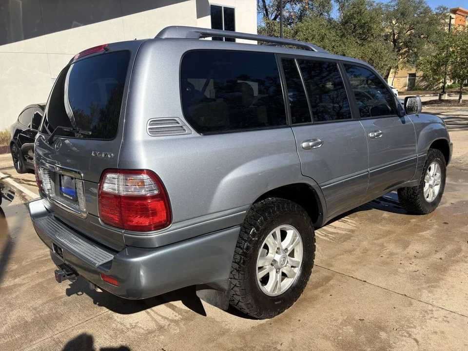 2004 Lexus LX 2nd Gen - Image 4 of 21