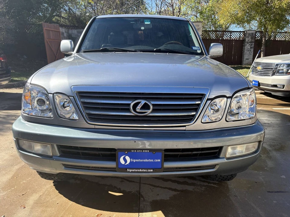 2004 Lexus LX 2nd Gen - Image 9 of 21