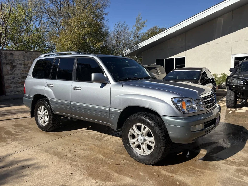 2004 Lexus LX 2nd Gen - Image 2 of 21