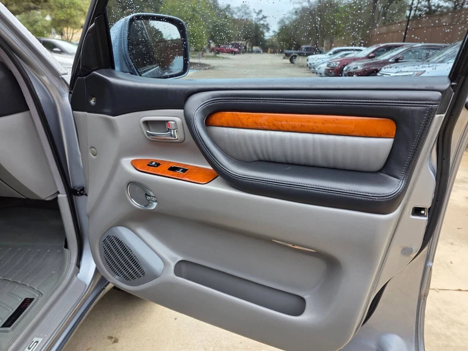 2004 Lexus LX 2nd Gen - Image 21 of 21