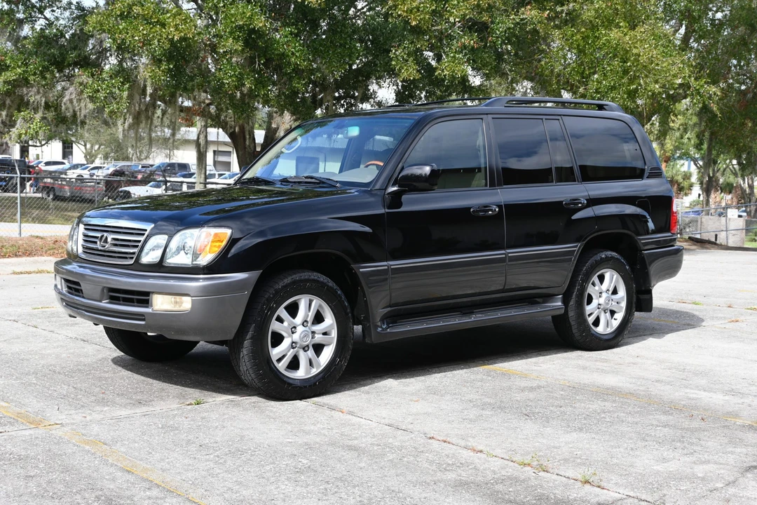 2004 Lexus LX 2nd Gen - Image 7 of 31