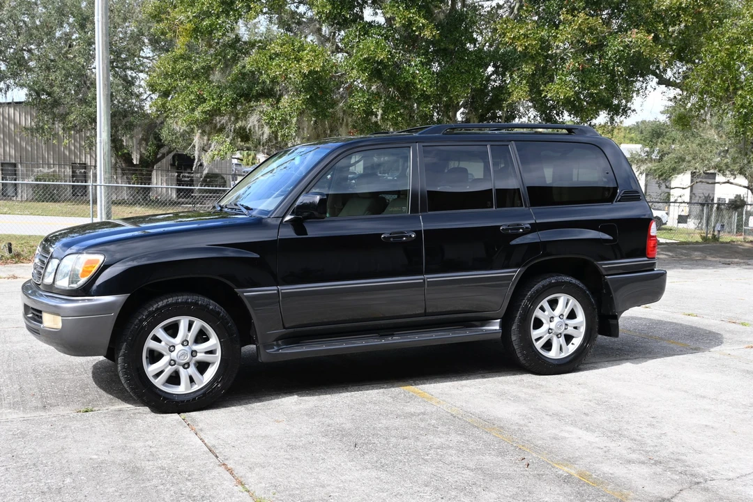 2004 Lexus LX 2nd Gen - Image 8 of 31