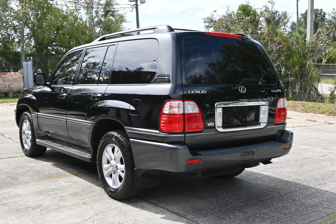 2004 Lexus LX 2nd Gen - Image 15 of 31