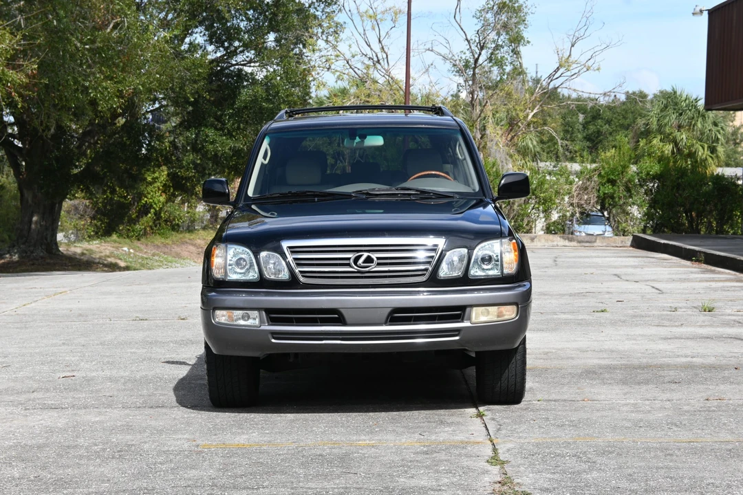 2004 Lexus LX 2nd Gen - Image 3 of 31