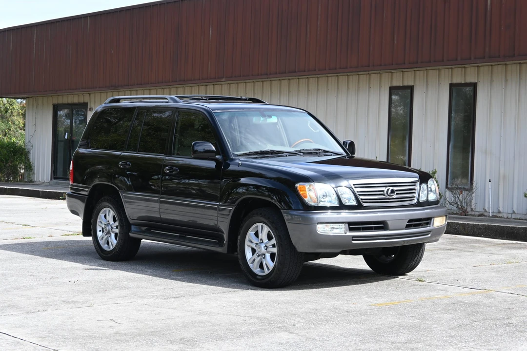 2004 Lexus LX 2nd Gen - Image 2 of 31