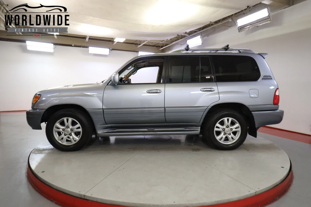 2004 Lexus LX 2nd Gen - Image 3 of 12