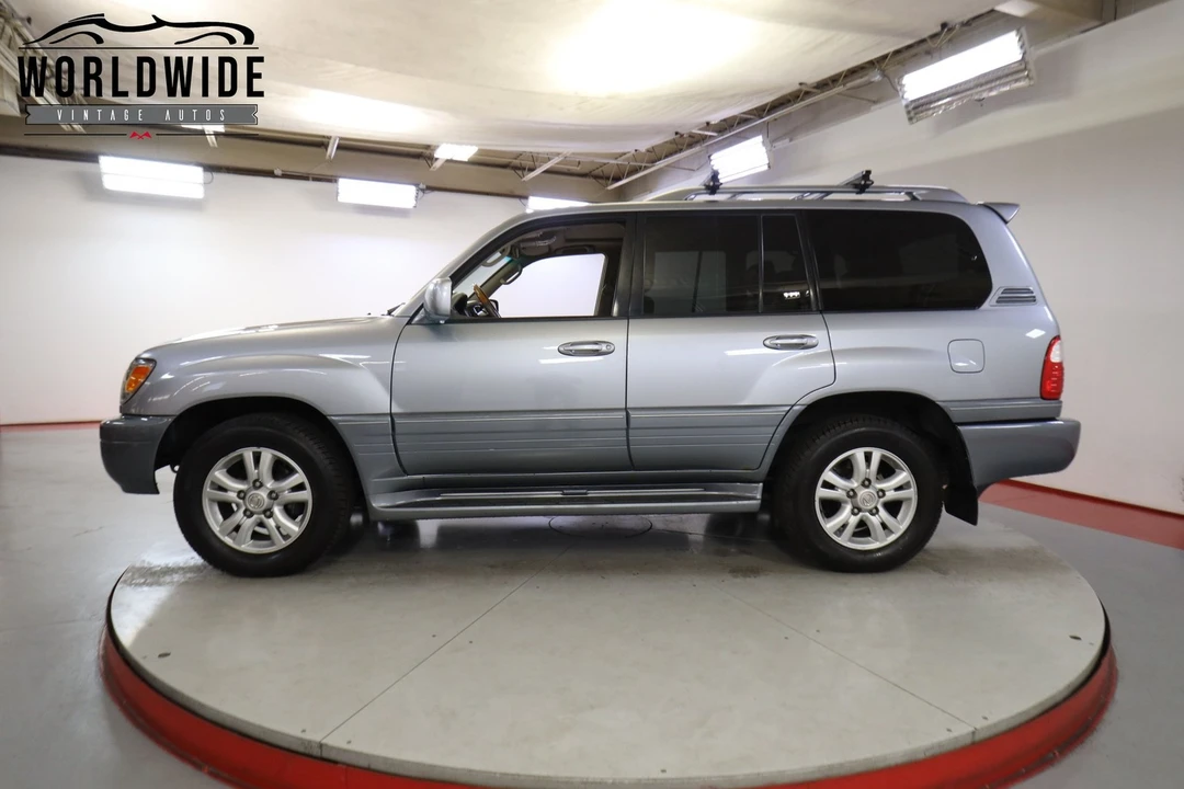 2004 Lexus LX 2nd Gen - Image 3 of 12