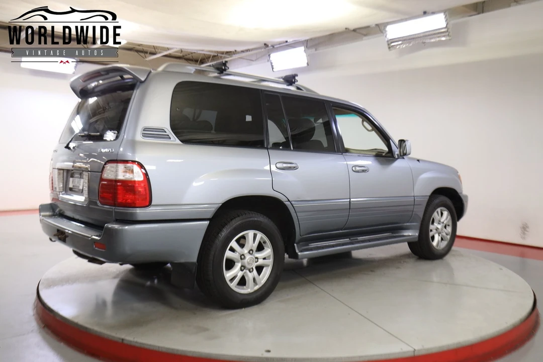 2004 Lexus LX 2nd Gen - Image 6 of 12
