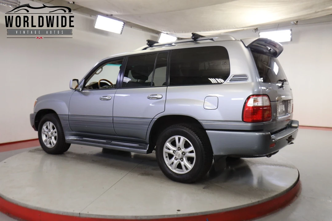 2004 Lexus LX 2nd Gen - Image 5 of 12