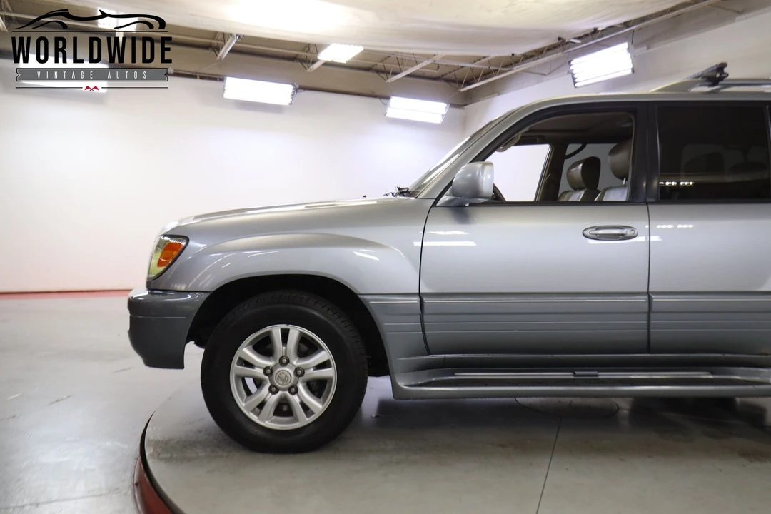 2004 Lexus LX 2nd Gen - Image 7 of 12