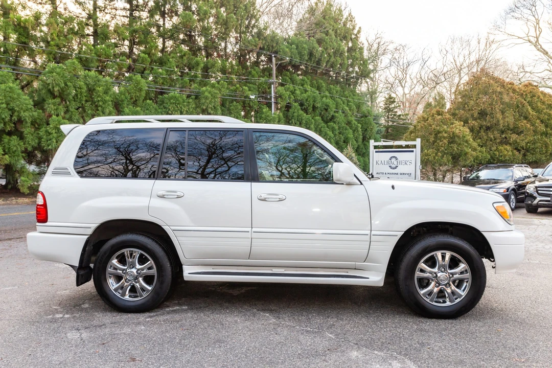 2004 Lexus LX 2nd Gen - Image 5 of 31