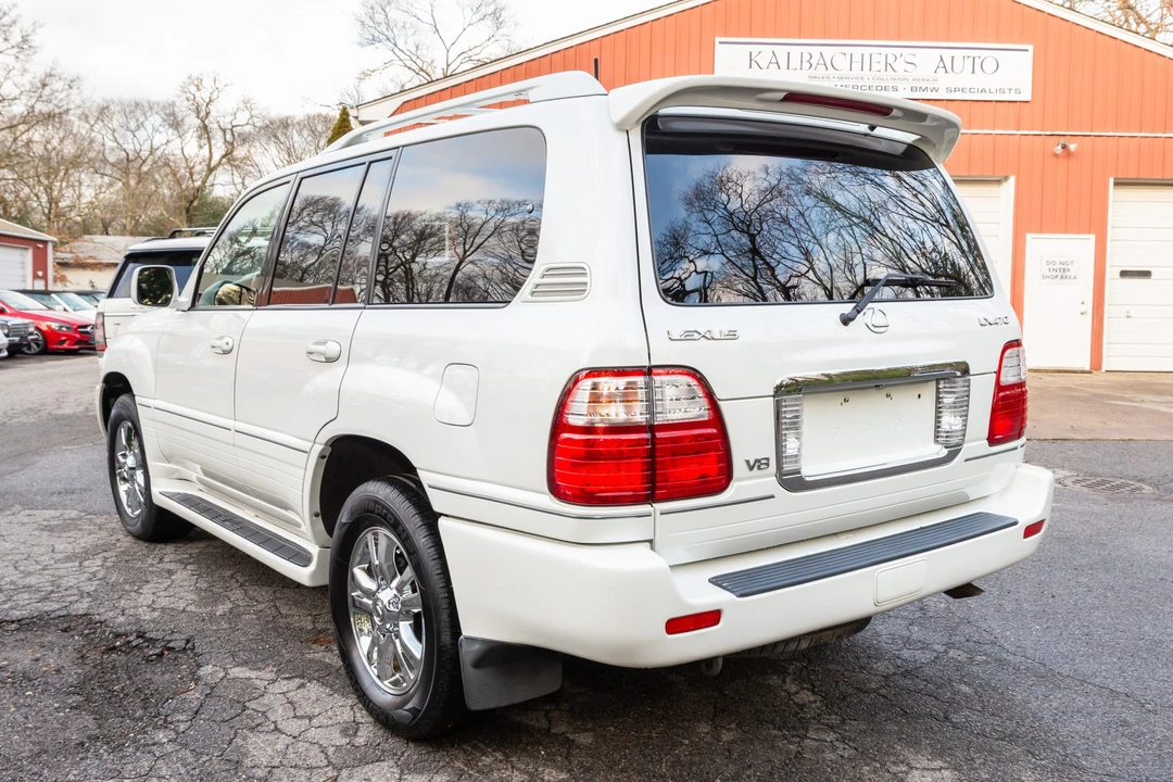 2004 Lexus LX 2nd Gen - Image 8 of 31