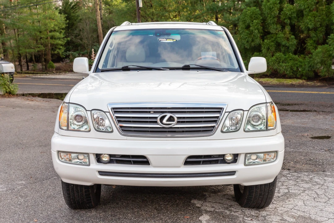 2004 Lexus LX 2nd Gen - Image 3 of 31