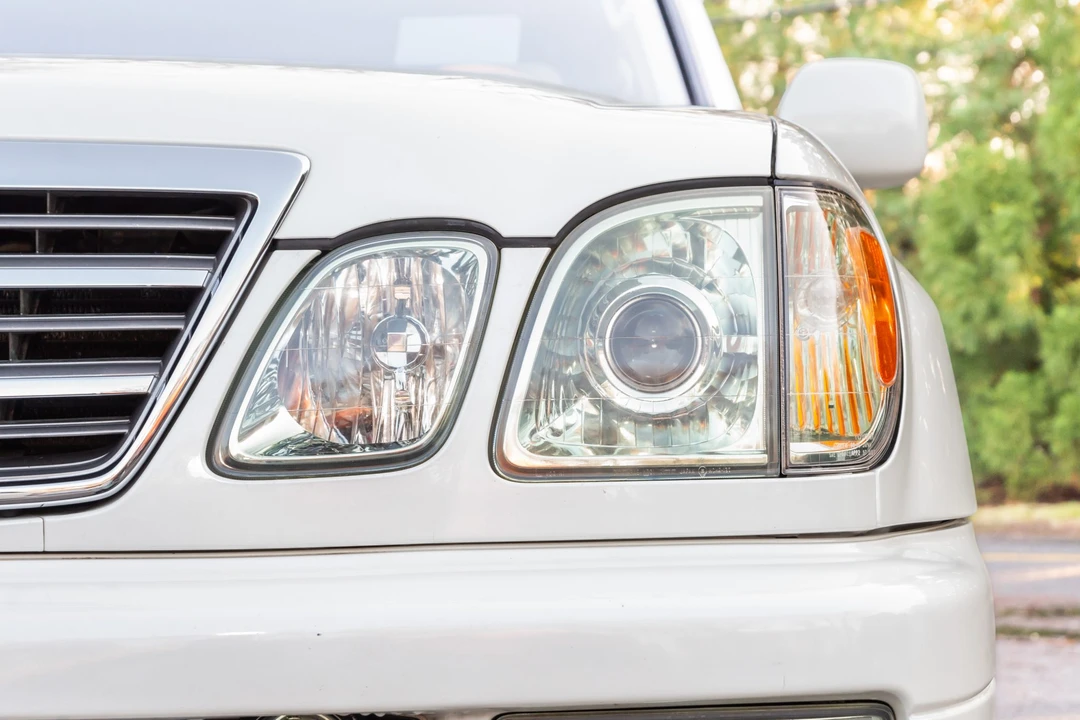 2004 Lexus LX 2nd Gen - Image 20 of 31