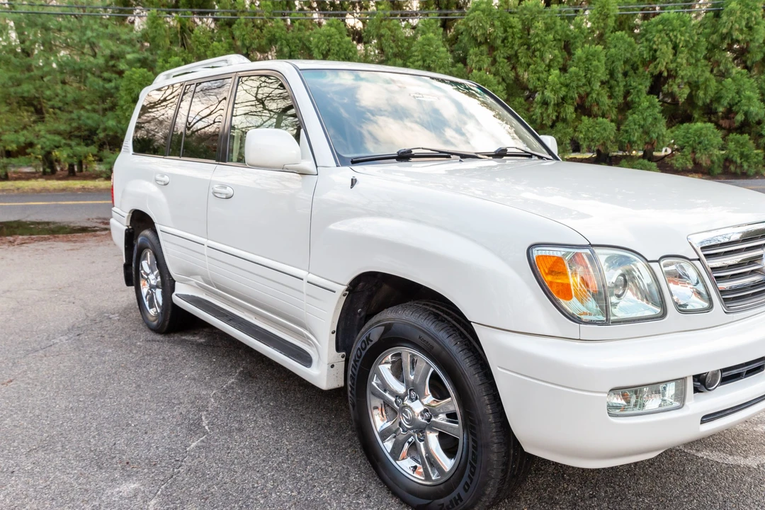 2004 Lexus LX 2nd Gen - Image 13 of 31