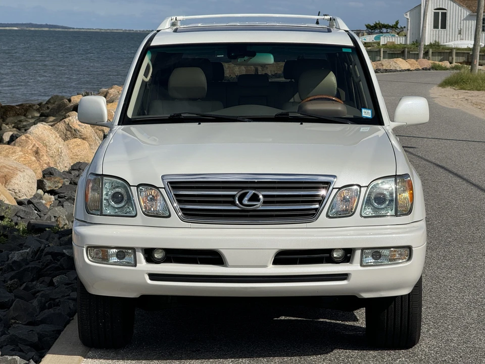 2004 Lexus LX 2nd Gen - Image 6 of 31
