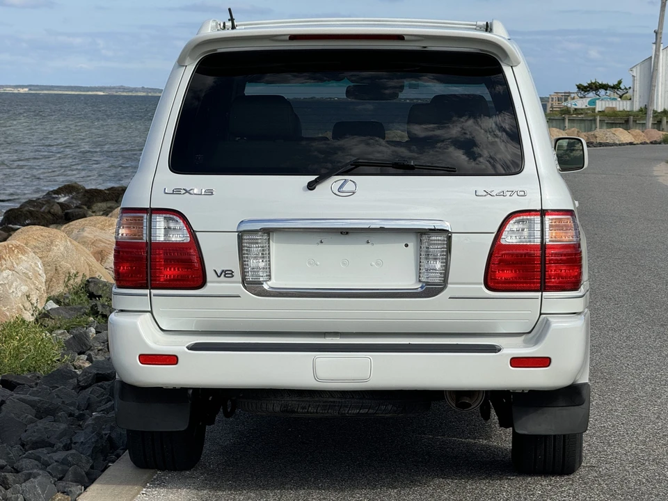 2004 Lexus LX 2nd Gen - Image 14 of 31