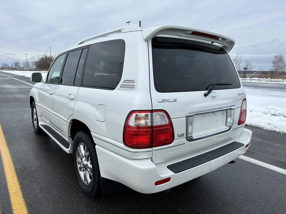 2004 Lexus LX 2nd Gen - Image 12 of 31