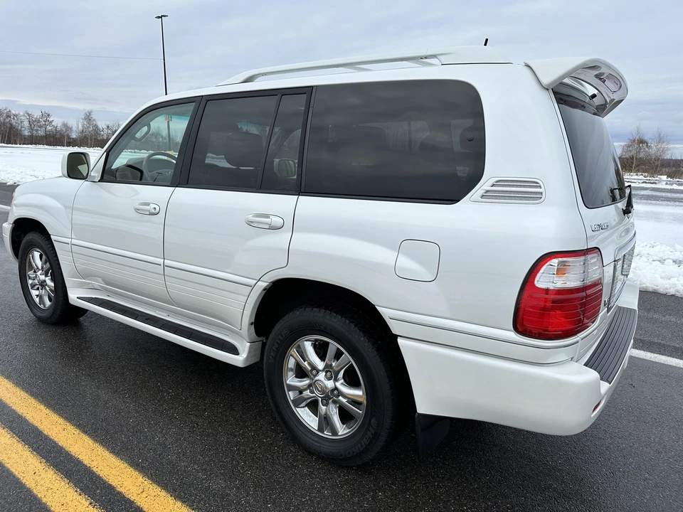 2004 Lexus LX 2nd Gen - Image 10 of 31