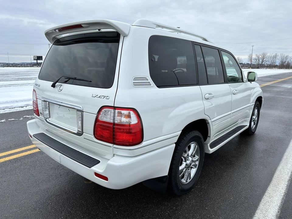 2004 Lexus LX 2nd Gen - Image 16 of 31