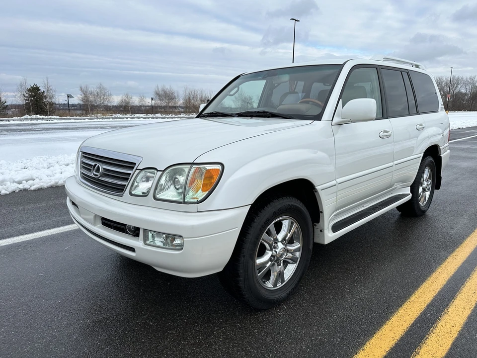 2004 Lexus LX 2nd Gen - Image 4 of 31