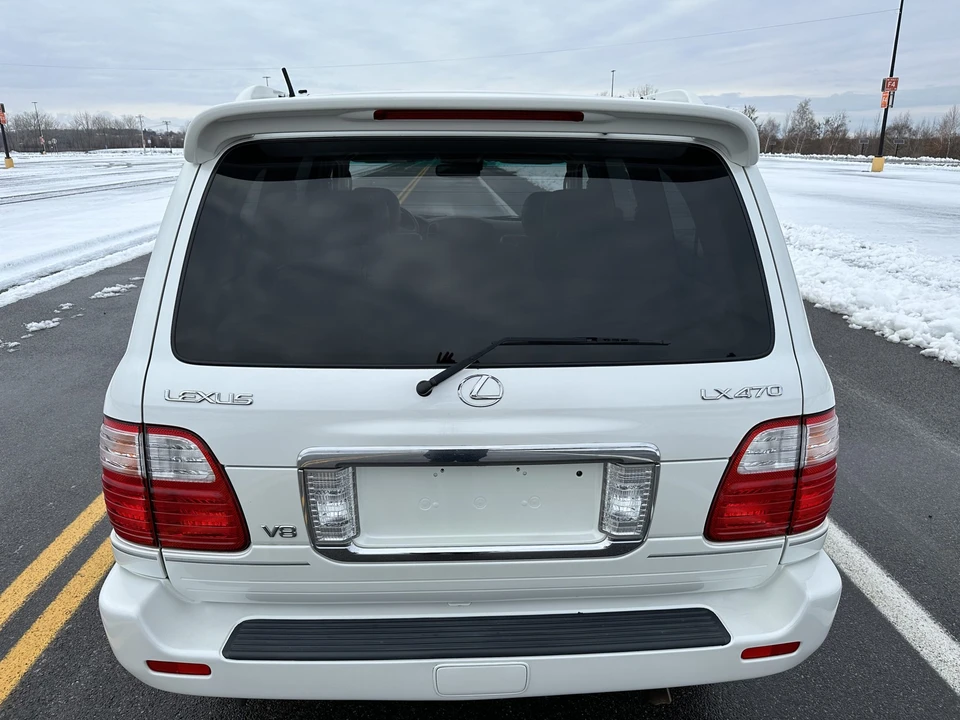 2004 Lexus LX 2nd Gen - Image 14 of 31
