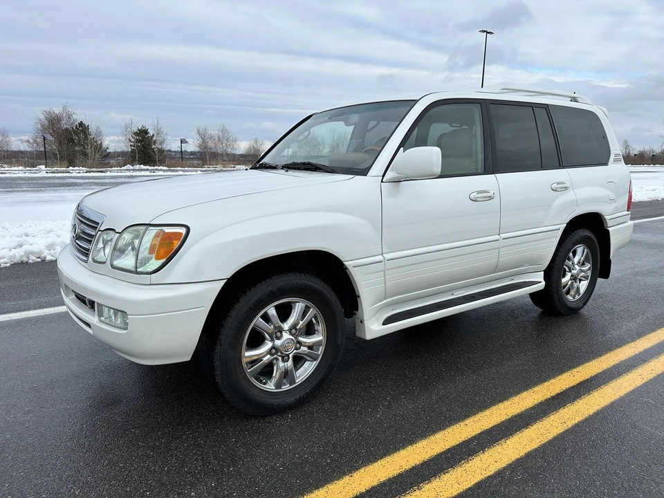 2004 Lexus LX 2nd Gen - Image 5 of 31