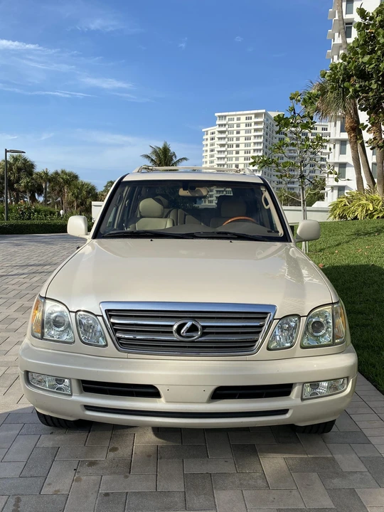 2004 Lexus LX 2nd Gen - Image 13 of 31