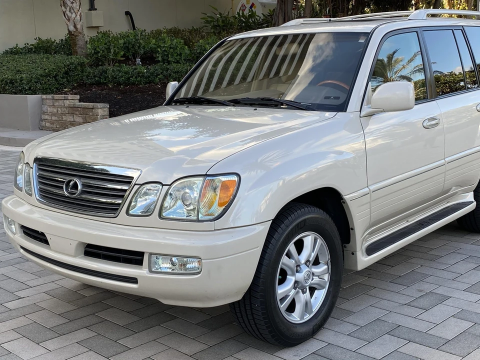 2004 Lexus LX 2nd Gen - Image 30 of 31
