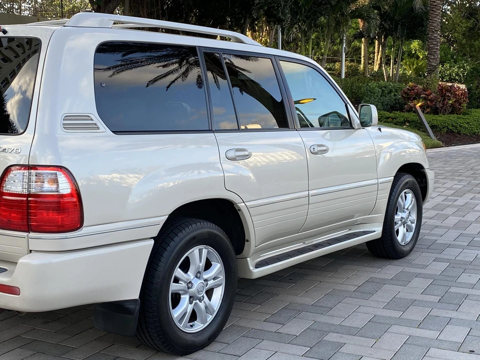 2004 Lexus LX 2nd Gen - Image 31 of 31