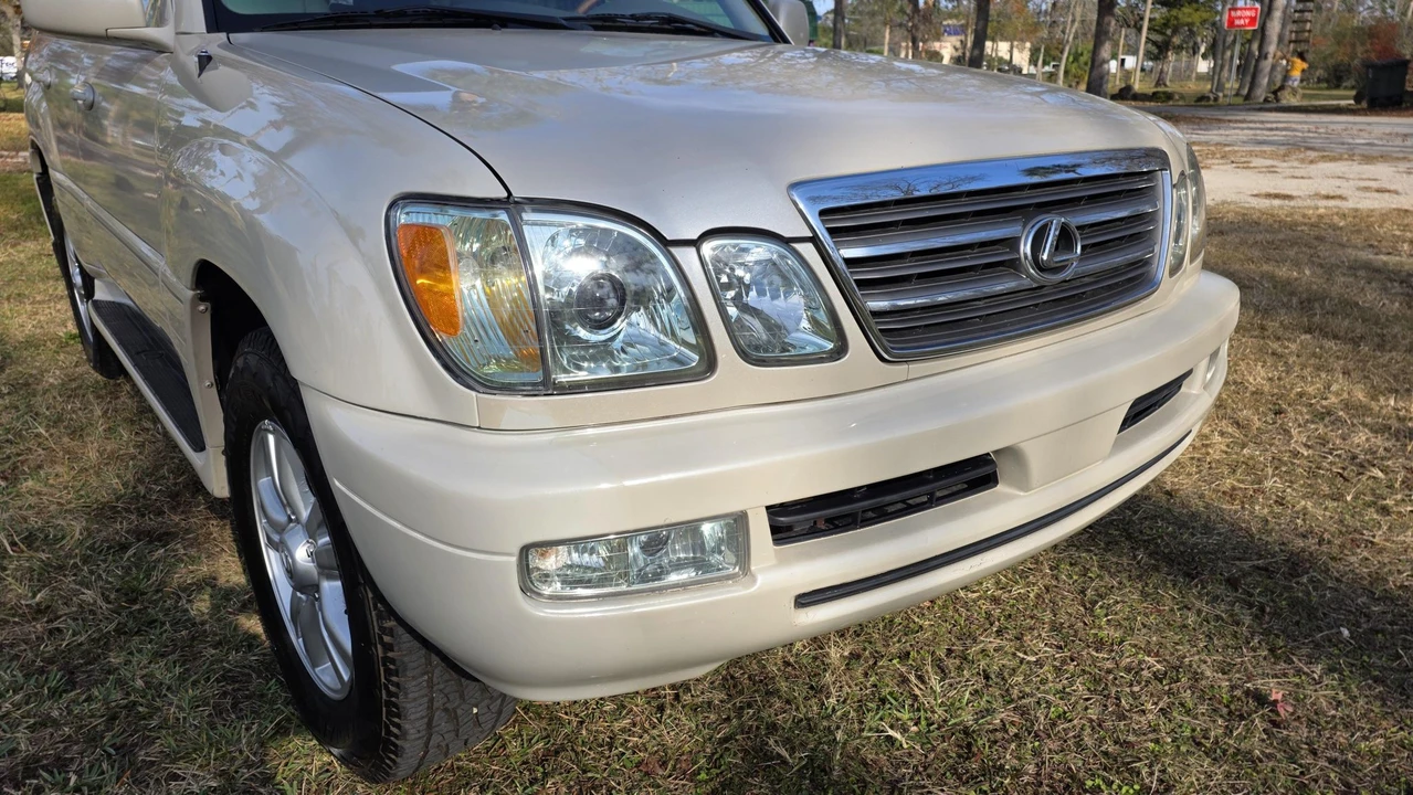 2004 Lexus LX 2nd Gen - Image 31 of 31