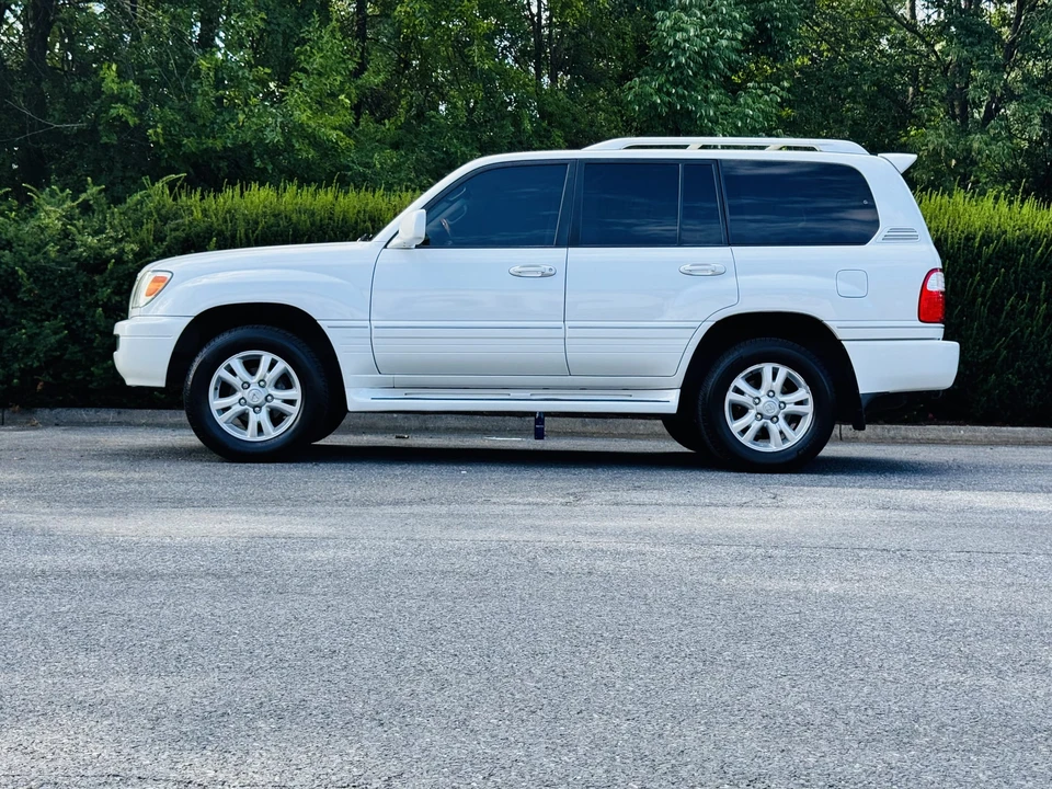 2004 Lexus LX 2nd Gen - Image 31 of 31