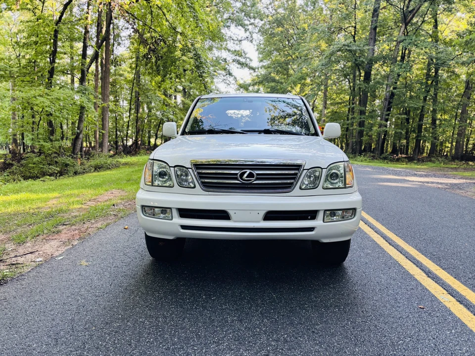 2004 Lexus LX 2nd Gen - Image 14 of 31