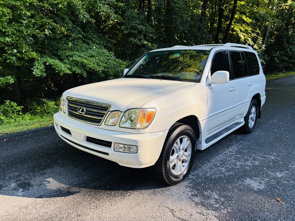 2004 Lexus LX 2nd Gen - Image 20 of 31