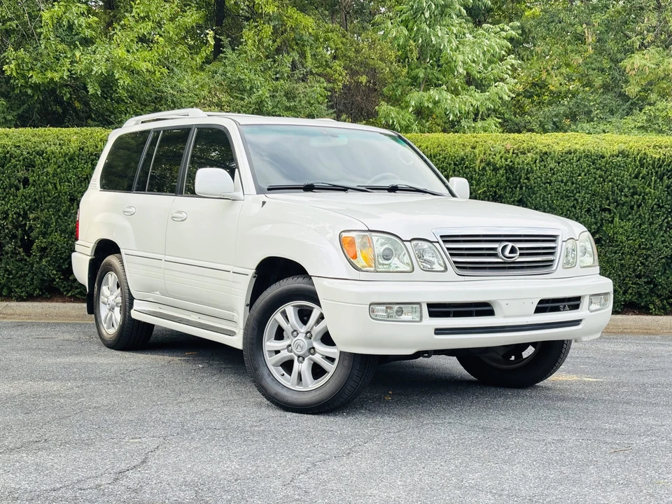 2004 Lexus LX 2nd Gen - Image 6 of 31