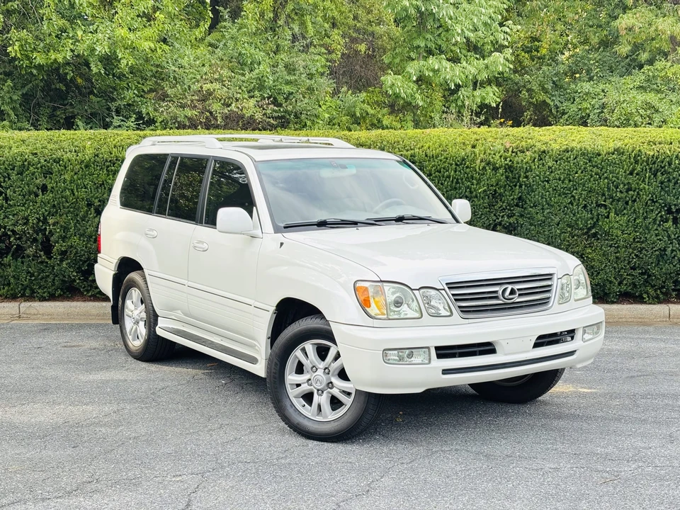 2004 Lexus LX 2nd Gen - Image 8 of 31