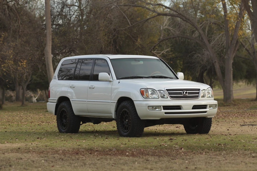 2004 Lexus LX 2nd Gen - Image 2 of 31