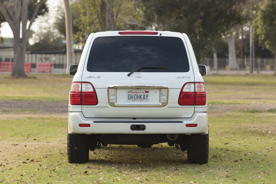 2004 Lexus LX 2nd Gen - Image 9 of 31