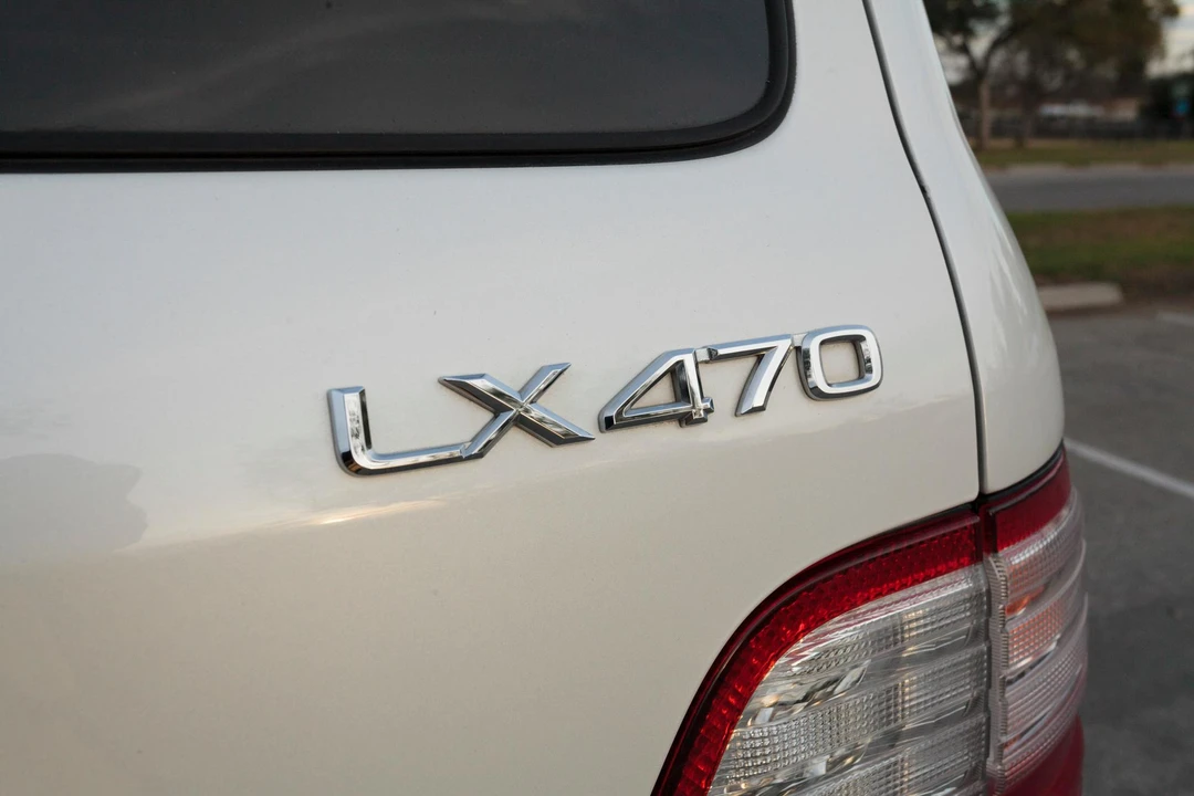 2004 Lexus LX 2nd Gen - Image 30 of 31